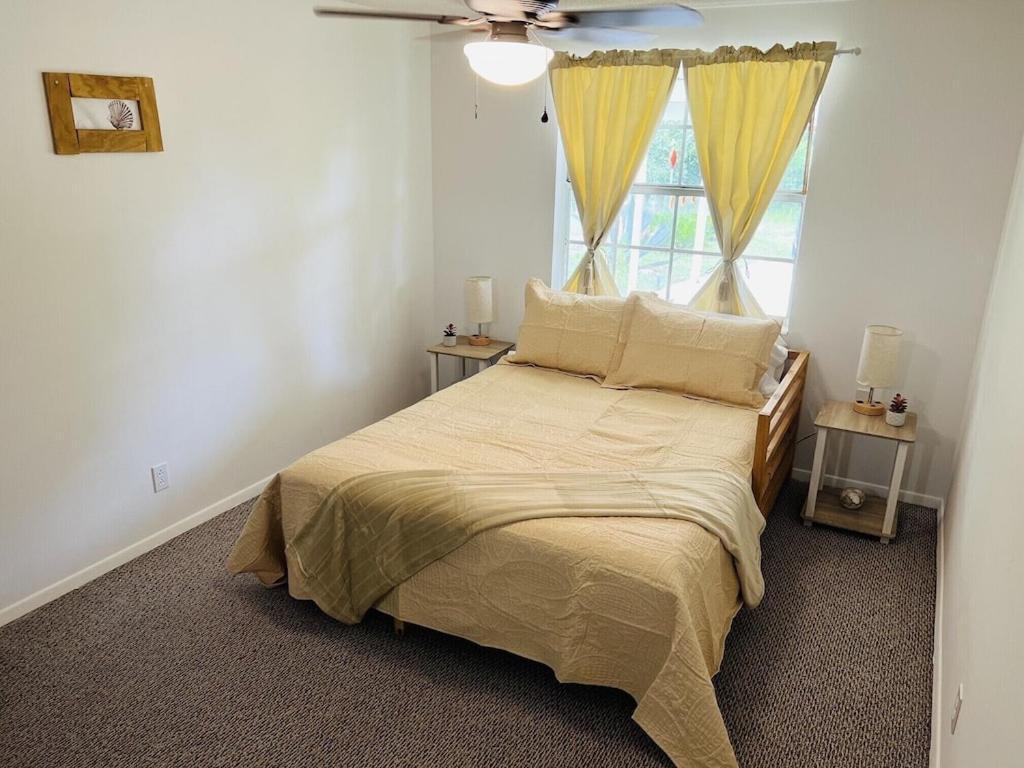 הוילה קריסטל ריבר House Of Shells, Beautiful Garden, Fenced Yard, Dog Friendly, Fire Pit! מראה חיצוני תמונה